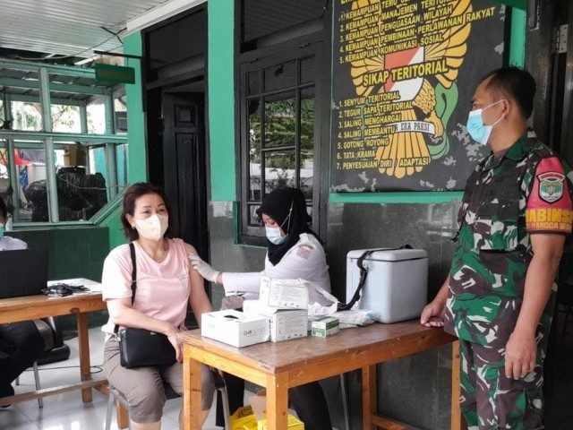 Serbuan Vaksinasi Koramil 01/Tamansari Vaksin 40 Orang