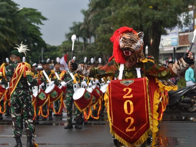 Semangat Prajurit Canka Tajimalela Bergemuruh Di Car Free Day Kota Bekasi