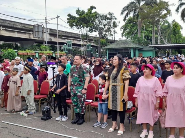 Acara Panggung Boneka Dan Drama Musikal - Hops Puppet And Friends Di Gelar Di Halaman Makodim 0502/JU