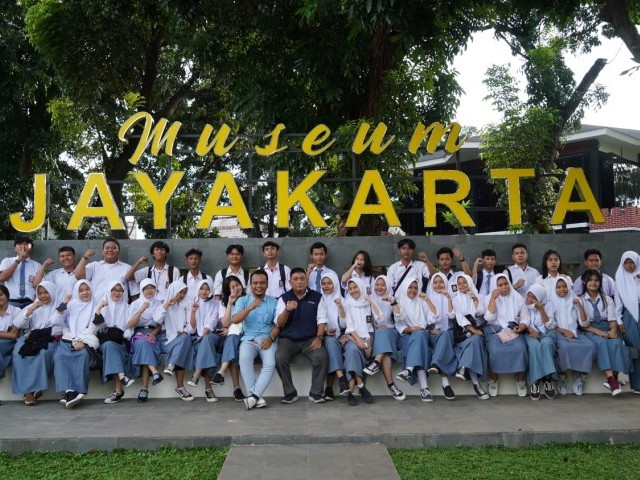 Kenalkan Sejarah Kodam Jaya Kepada Siswa dan Siswi SMA
