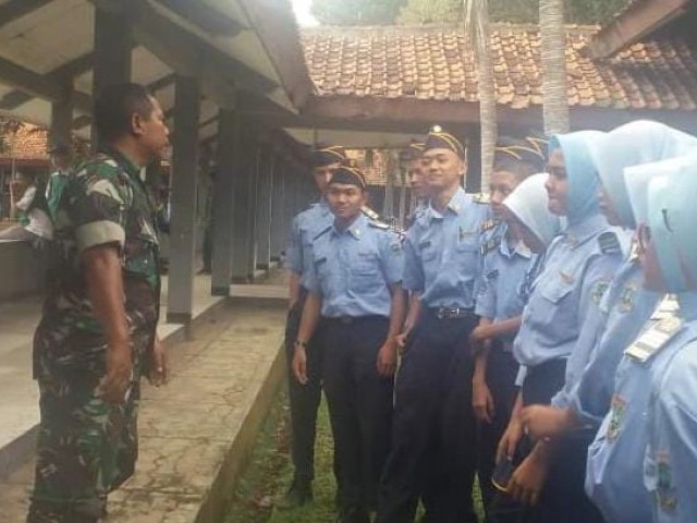 Babinsa Koramil 14/Panongan lakukan sosialisasi dalam rangka rekrutmen Tamtama PK TNI AD sumber reguler dan keagamaan tahun 2023