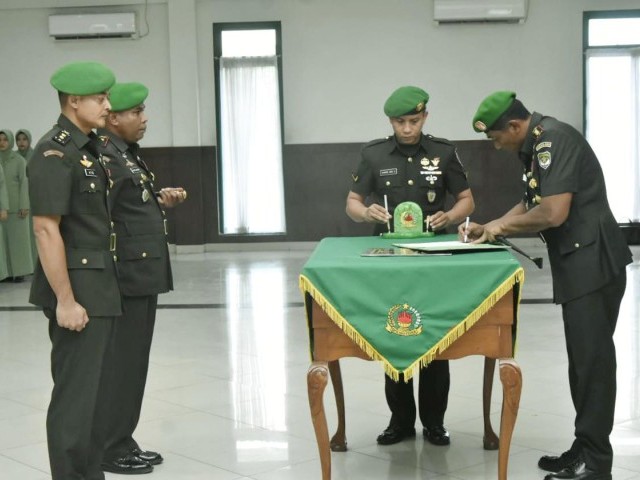 Danrindam Jaya  Pimpin Serah Terima Jabatan Komandan Secaba Rindam Jaya