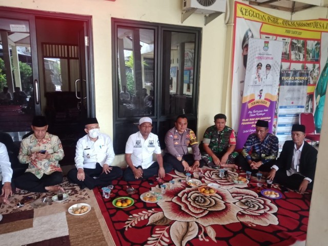 Pengajian Bulanan, Babinsa Serda Edi Rudiat Jalin Silaturahmi Di Wilayah Binaan
