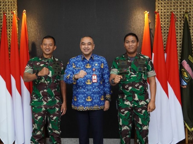 Dandim 0510/Tigaraksa Dampingi Danrem 052/Wijayakrama Silaturahmi Ke Bupati Tangerang