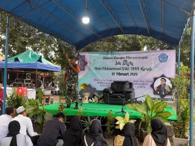 Babinsa Koramil 14/Panongan Hadiri Peringatan Isra' Mi'raj di SMKN 1 Kabupaten