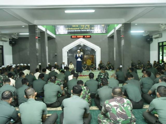 Siswa Dikmata TNI AD Rindam Jaya Berperan Aktif Dalam  Peringatan Isra Miraj Nabi Muhammad SAW Tahun 2023