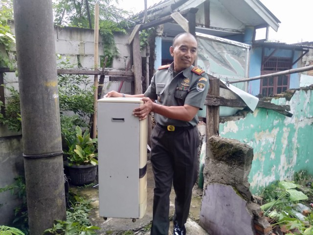 Danramil 05/KJ Pimpin Pelaksanaan Perpindahan Warga Eks Komplek Yonhubad ke Cijantung