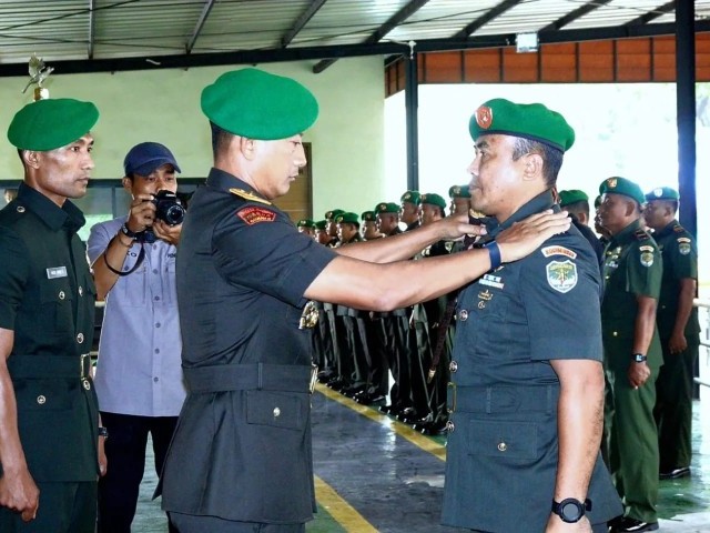 BERIKAN APRESIASI,DANREM 052/WKR LEPAS DANDIM 0503/JB