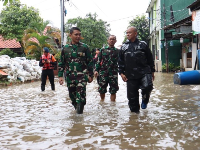 Dandim 0504/Jakarta Selatan Tinjau Banjir di Jaksel
