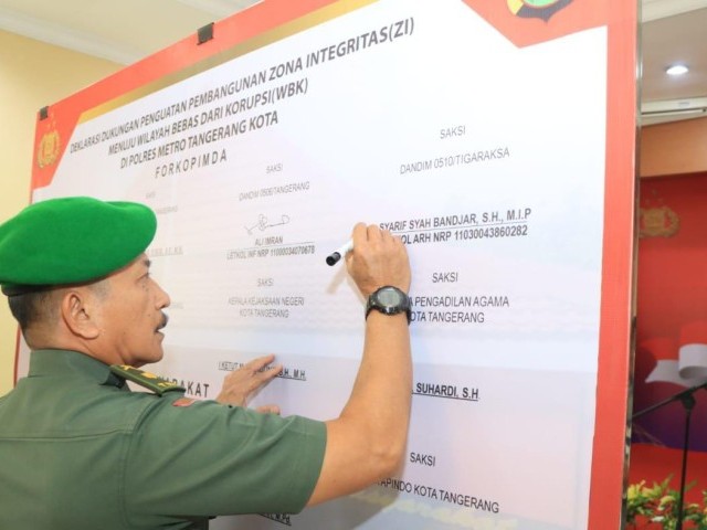 Kasdim 0510/Tigaraksa Bersama Forkopimda Penandatanganan Deklarasi Dukungan Penguatan Zona Integritas