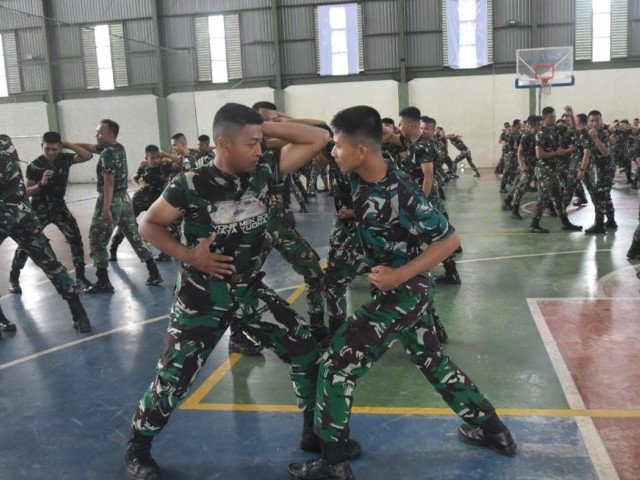 Prajurit Yonif Mekanis 201/JY Melaksanakan Latihan Beladiri Taktis