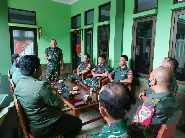 Personil Babinsa Koramil 05/KJ Mengikuti Giat Jam Komandan Danramil 05/KJ Kodim 0503/JB