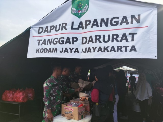 Dapur Lapangan Tanggap Darurat Kodam Jaya