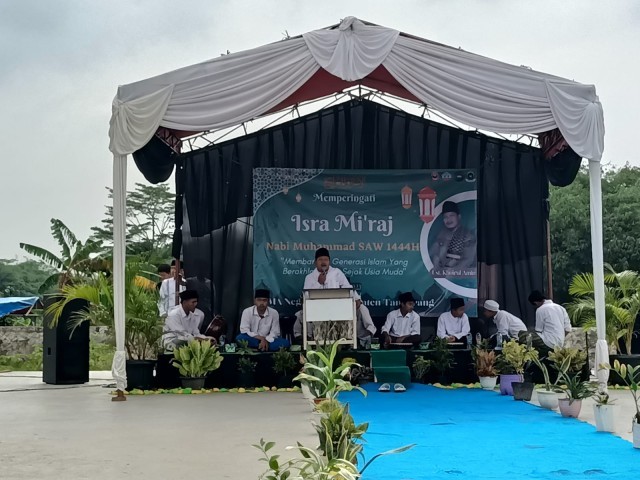 Babinsa Koramil 02/Curug Hadiri Peringatan Isra’ Mi’raj Nabi Muhammad SAW Di SMAN 32