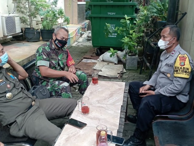 Jalin Silaturahim dan Komunikasi, Babinsa Koramil 05/KJ Komsos Bersama Unsur Tiga Pilar