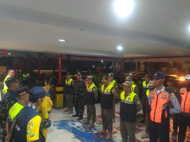 Personil Babinsa Koramil 05/KJ Bersama Tiga Pilar Gelar Apel Gabungan Dalam Rangka Penertiban PMKS