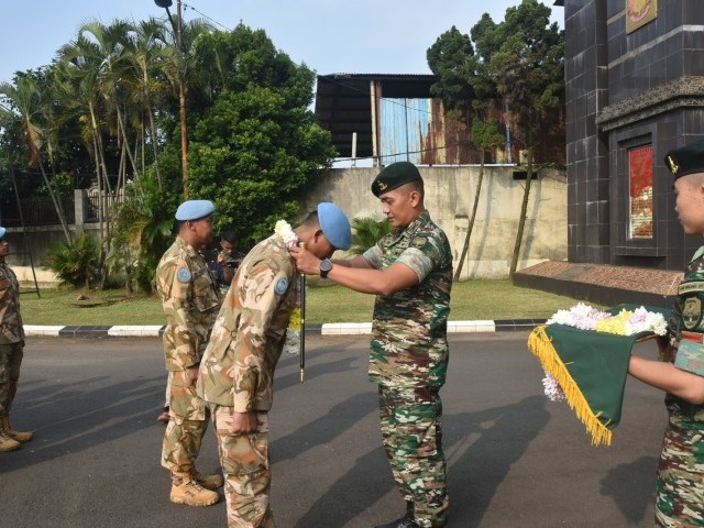 Danyonif Mekanis 201/JY memimpin acara tradisi penerimaan Personel kembali Satgas UNIFIL Lebanon