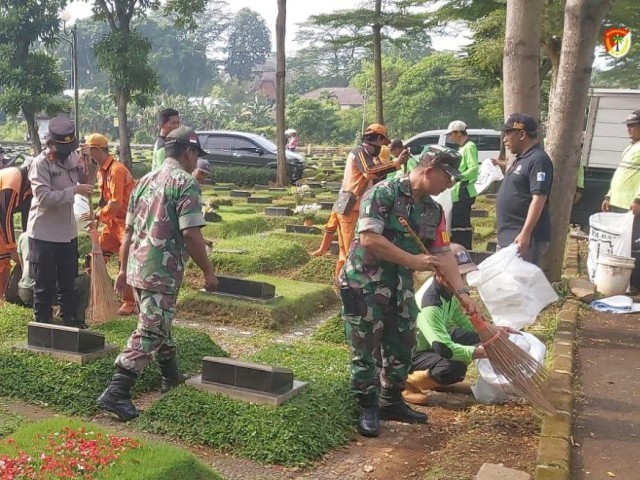 Sambut Ramadan, Koramil 03/Pasar minggu Gelar Karya Bakti