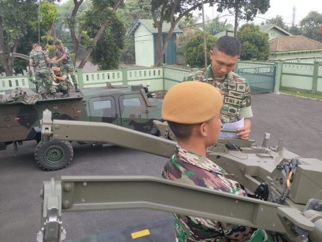 Prajurit Gagak Hitam Melaksanakan Pemeliharaan dan Perawatan Alutsista Rudal Mistral Secara Rutin