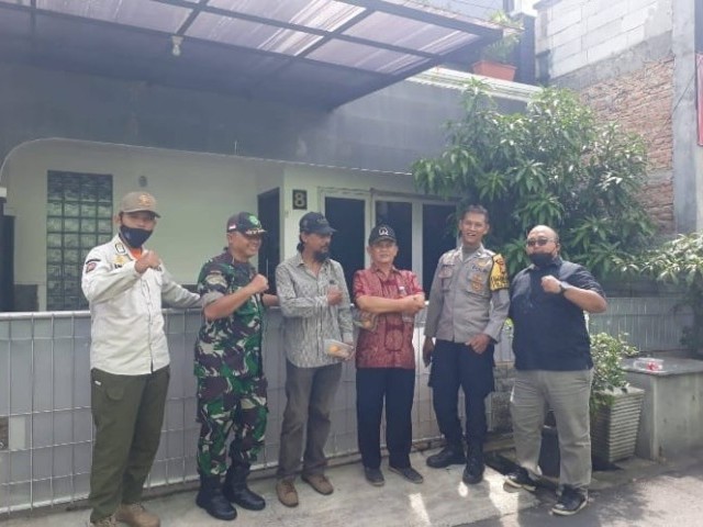 Jalin Silaturahmi di Bulan Ramadhan Oleh Babinsa Matraman