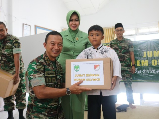 ACARA JUMAT BERKAH  DANREM 052/WKR, KUNJUNGI RUMAH YATIM PAMULANG