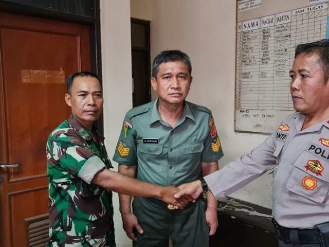 Serda Ayupti Babinsa Jati Luhur amankan TNI Gadungan