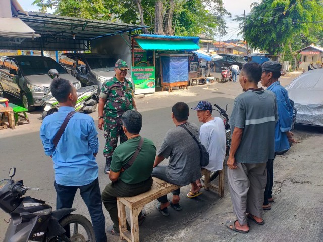 Komsos Babinsa Serda Amramus, Mari Bersama Ciptakan Keamanan dan Kenyamanan di Wilayah