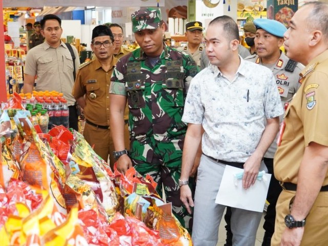 Menjelang Idul Fitri 2023, Dandim 0510/Tigaraksa Bersama Tiga Pilar Monitoring Harga Dan Ketersediaan Bahan Pokok