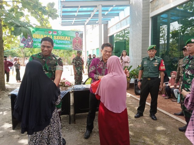 Baksos Kodim 0510/Tigaraksa Bersama PT. CME, Bagikan 300 Paket Sembako Kepada Masyarakat