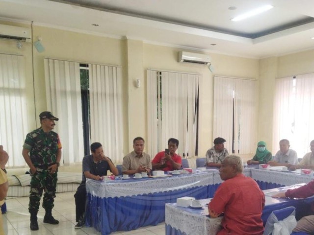 Babinsa Koramil Jatinegara Hadiri Rapat FKP Registrasi Satu Data