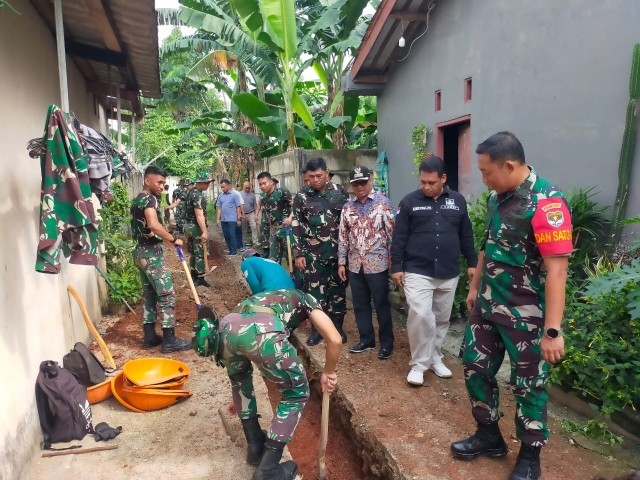 Dandim 0507/Bekasi Didampingi Camat Bekasi Selatan tinjau lokasi TMMD di Kelurahan Jakamulya