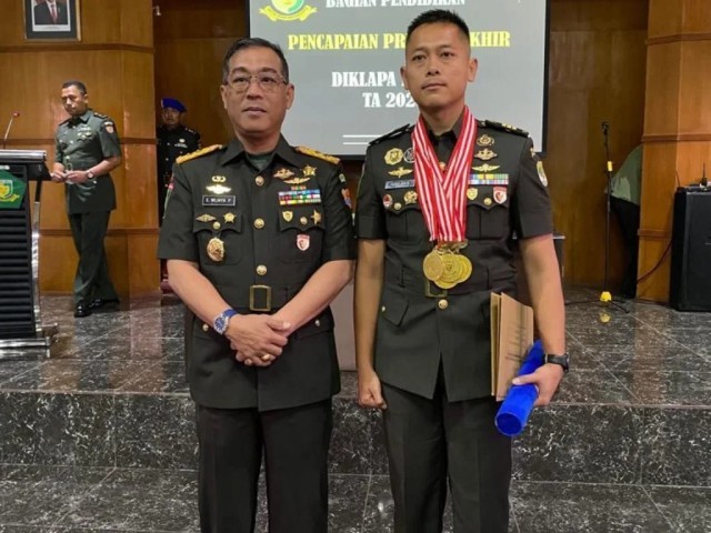 Dansatlakgakkumwal Pomdam Jaya Lulusan Terbaik Pendidikan Diklapa II Kecabangan POM TNI AD TA 2023