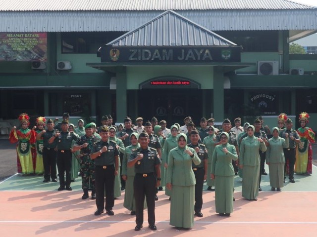 KAZIDAM JAYA MENERIMA KUNJUNGAN KEHORMATAN KAPUSZIAD KE PRAJURIT CORPS ZENI KODAM JAYA