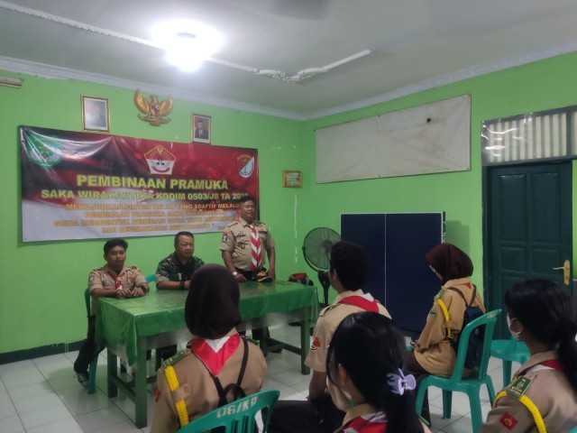 BABINSA KORAMIL 06/KD BEKALI WASBANG KEPADA ANGGOTA PRAMUKA SAKA WIRAKARTIKA