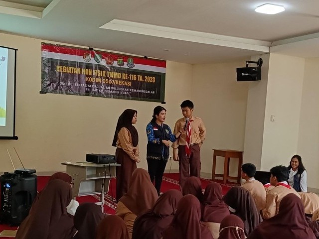Ajarkan Hidup Bersih, Kegiatan Non Fisik TMMD ke-116 Kodim 0507/Bekasi Berikan Penyuluhan PHBS Di SMPIT Al-Ikhlas