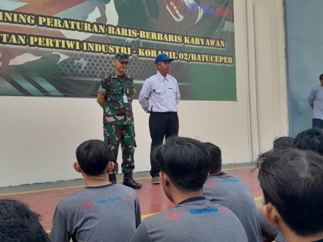 Danramil 02/Btc Berikan Pengarahan Pencegahan Kebakaran di Pabrik