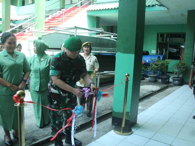 Tandai Peringatan HUT ke-57, Komandan Kodim 0502/JU Resmikan Renovasi Aula Balam dan Kantor Persit 
