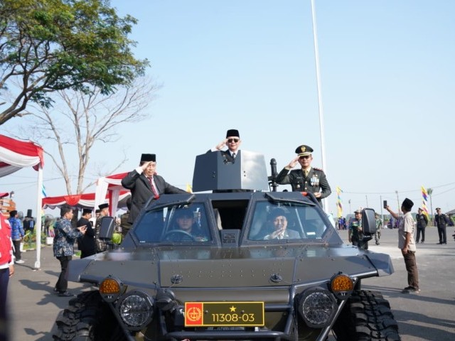 Parade Ranpur RAN ATAV Brigif 1 Mekanis dan Ran Anoa Yonif Mekanis 202/Tajimalela Warnai Peringatan Upacara Hari Kesaktian Pancasila di Kabupaten Bekasi