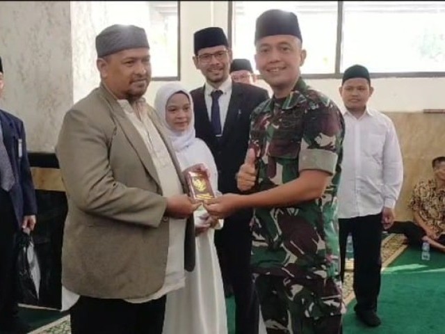 Babinsa Cengkareng Menjadi Inisiator Baksos Nikah Gratis Di Masjid Raya Uswatun Hasanah