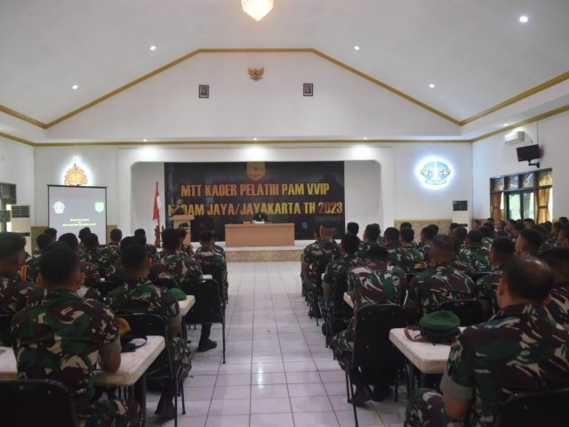 PEMBUKAAN MTT KADER PELATIH PAM VVIP