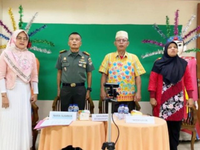 Pesan Danramil 03/GP Kapten Inf Sriyanto Saat Berikan Materi Webinar Pengembangan Wawasan Kebangsaan Bagi Pelajar SMA/SMK Se-Jakarta Barat