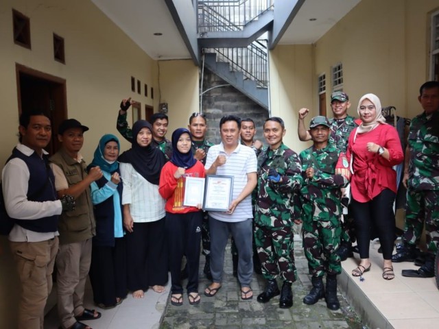 Dandim 0504/JS Berikan Bonus kepada atlet Pencak silat Piala KASAD 2023