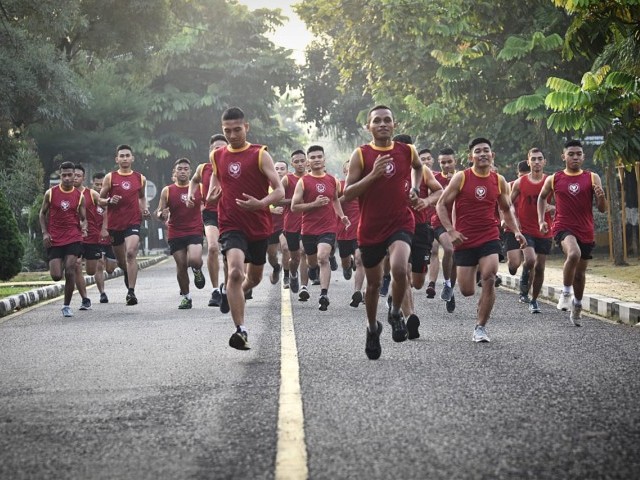 Yonif Mekanis 202/Tajimalela Laksanakan Pembinaan Fisik Lari Interval