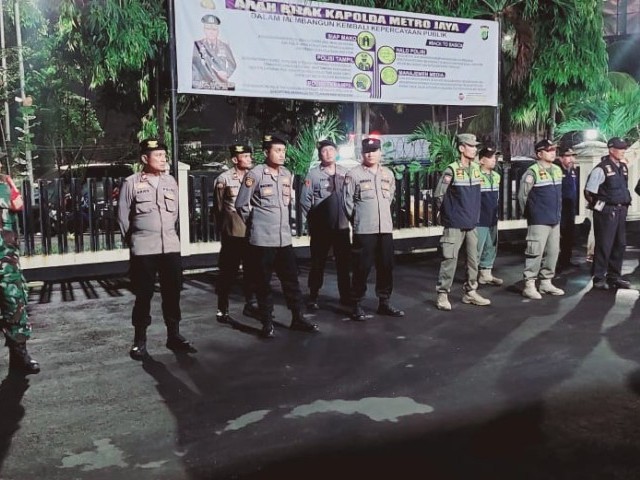Babinsa Koramil 06/KD Laksanakan Apel dan Patroli Gabungan Tiga Pilar Kecamatan Kalideres