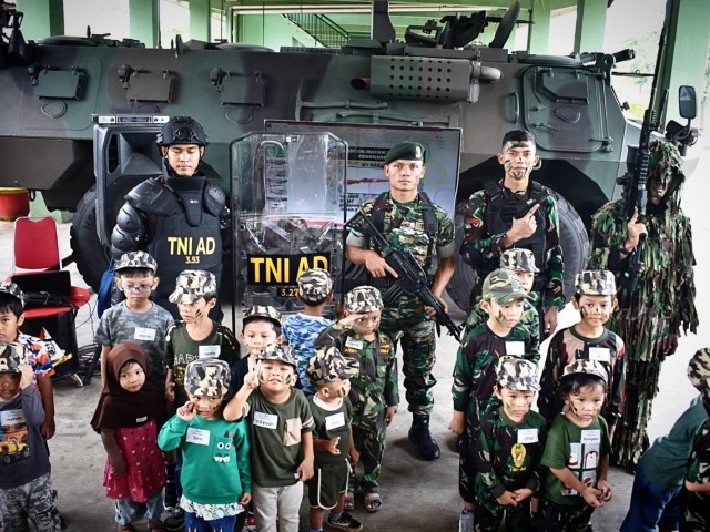 Memperkenalkan Profil Dan Alusista TNI-AD Kepada Anak Sejak Usia Dini
