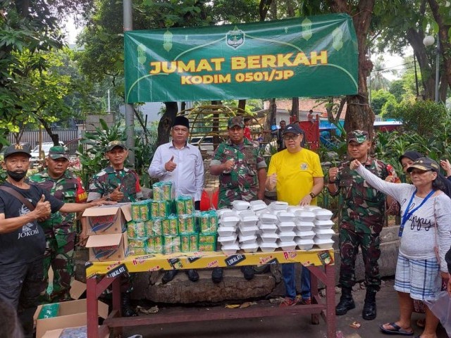 Giat Jumat Berkah Kodim 0501/JP
