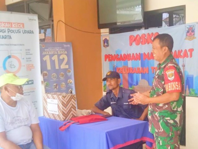 Anjangsana Babinsa Koramil 03/GP Komsos Dengan Pamdal Kelurahan Tomang