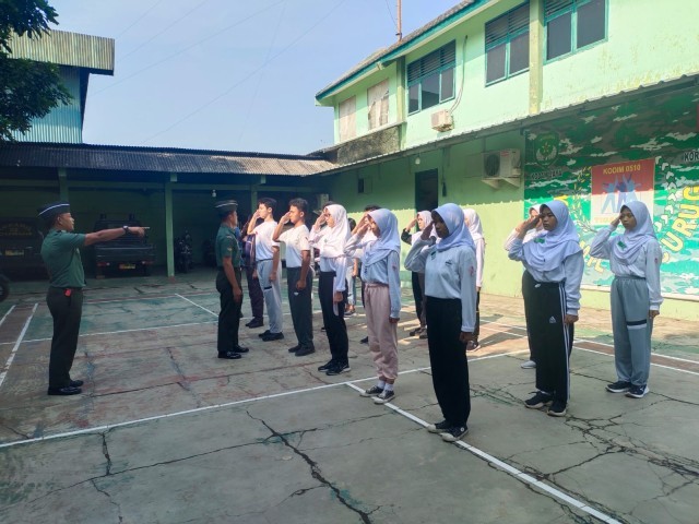 Disiplin Dan Nasionalisme, Koramil 02/Curug Berikan Pembinaan Paskibra Siswa - Siswi  SMA Negeri 3