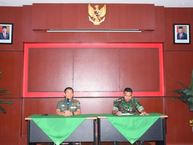 Dandim 0501/JP berikan Jam Komandan Kepada Anggota Jelang Libur Idul Adha