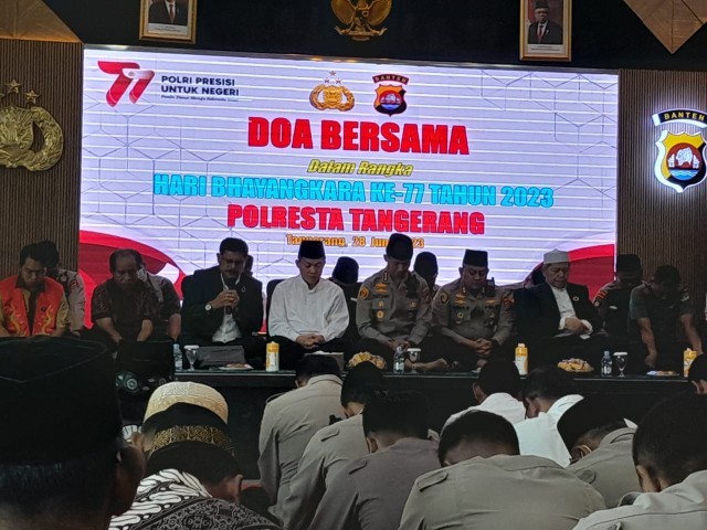 Danramil 09/Mauk Bersama Forkopimda Hadiri Doa Bersama Rangka Hari Bhayangkara Ke 77 Tahun 2023